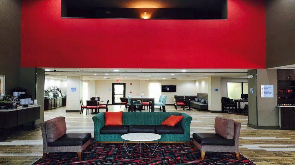 Holiday Inn Express Madison Exteriér fotografie