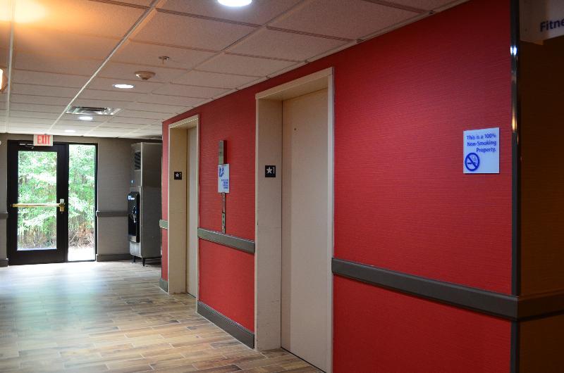 Holiday Inn Express Madison Exteriér fotografie